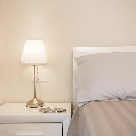 Elegance Calasetta'S Rooms Guest house